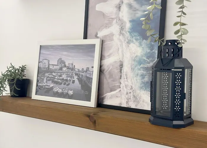 Con Vistas A La Playa Del Pedregal 아파트 카스트로우르디알레스