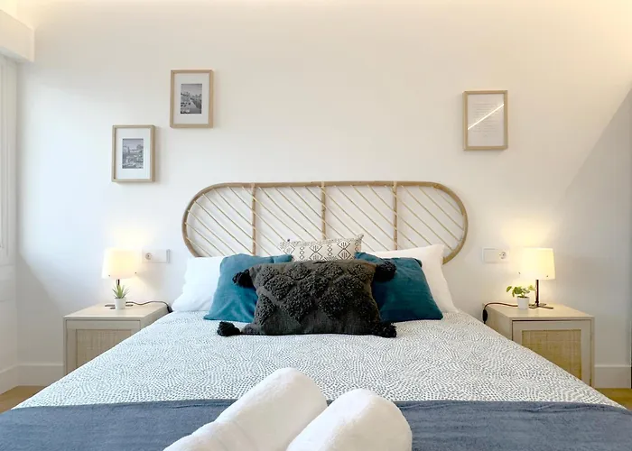 Con Vistas A La Playa Del Pedregal 카스트로우르디알레스